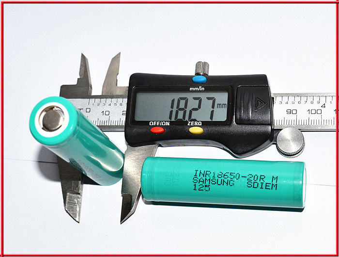في المخزون 18650 سامسونج 20R 3.7v 2000mah 18650 البطارية الليثيوم القابلة لإعادة الشحن ليون الليثيوم